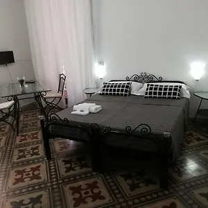 https://aloi-rooms.catania-hotels.net